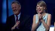 Scott Kingsley Swift, pai de Taylor Swift, com a cantora (Foto: Ethan Miller/Getty Images for dcp)