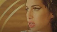 Amy Winehouse no clipe de ‘Tears Dry on Their Own’ (Imagem: Reprodução/YouTube)