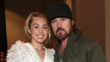Miley Cyrus e Billy Ray Cyrus (Foto: Chris Polk/BBMA2017/Getty Images for DCP)
