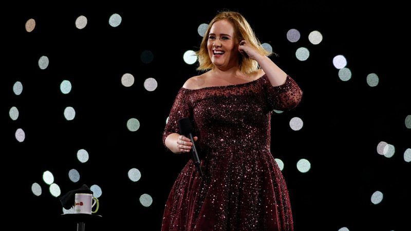 Adele se apresentando no The Gabba em 2017 (Glenn Hunt/Getty Images)