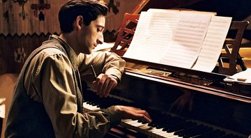 Adrien Brody em O Pianista (2002) (Foto: Reprodução/IMDb)