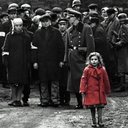 Oskar Schindler (Foto: The Holocaust Resource Center / Reprodução) e A Lista de Schindler (Foto: Divulgação)
