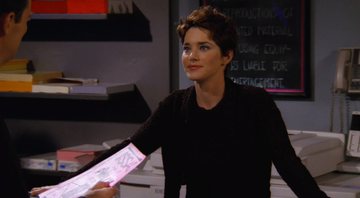 None - Como está a atriz de Chloe, a 'moça da copiadora' do tempo ou término de Ross e Rachel em Friends, 23 anos depois?