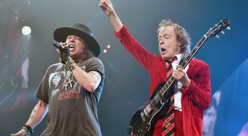 None - Axl Rose e Angus Young (Foto: Getty Images / Mike Coppola / Equipe)