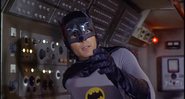 Adam West como Batman de 1966 (Foto: Reprodução)