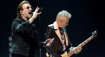 Bono e Adam Clayton, do U2 (Foto: Getty Images)