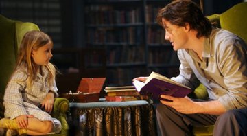 Brendan Fraser e Eliza Bennett em Coração de Tinta - O Livro Mágico (Foto: Reprodução)