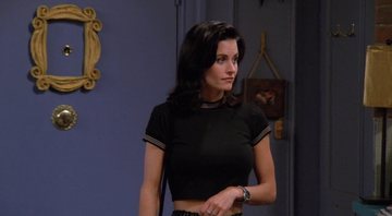 Courteney Cox no papel de Monica em Friends (Foto: Divulgação/Warner)