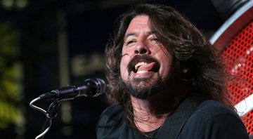 Imagem Dave Grohl canta trecho de música nova do Foo Fighters em entrevista para o Brasil