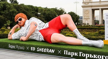 None - Estátua de Ed Sheeran em Moscou (Foto: Reprodução / Instagram)