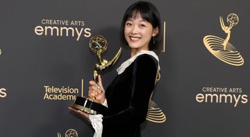 Lee Yoo-mi, vencedora de Melhor Atriz Convidada de Série Dramática no Emmy 2022 (Foto: Amy Sussman/Getty Images)