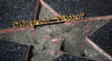 A estrela de Donald Trump na Calçada da Fama foi destruída diversas ao longo dos anos (Foto: David McNew / Getty Images)