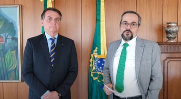 Presidente Jair Bolsonaro e Abraham Weintraub em vídeo (Foto: Reprodução/YouTube)