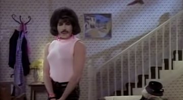 None - Freddie Mercury no clipe de I Want To Break Free (Foto: Reprodução/YouTube)