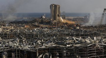 None - Região portuária de Beirute, momentos após a explosão (foto: Getty Images/ Marwan Tahtah)