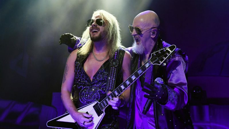 Guitarrista Richie Faulkner e vocalista Rob Halford em show do Judas Priest em junho de 2019 (Foto: Ethan Miller/Getty Images