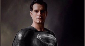 None - Henry Cavill com o traje preto do Superman (Foto: Reprodução)
