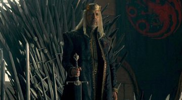 Paddy Considine como Rei Viserys em House of the Dragon (Foto: Reprodução/HBO)