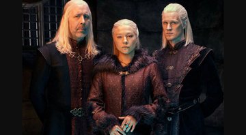 Da esquerda para direita: Rei Viserys, Rhaenyra Targaryen e Dameon Tagaryen. (Foto: HBO / divulgação)
