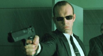 None - Hugo Weaving como agente Smith em cena de Matrix (Foto: Reprodução)