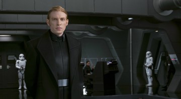 None - Domhnall Gleeson como General Hux em Star Wars: Os Últimos Jedi (Foto: Reprodução Lucasfilm)