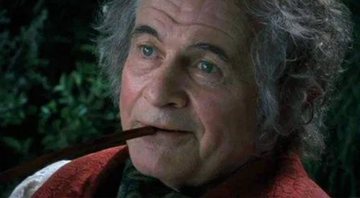 Ian Holm como Bilbo Bolseiro em Senhor dos Anéis (Foto: Reprodução/Warner Bros.)