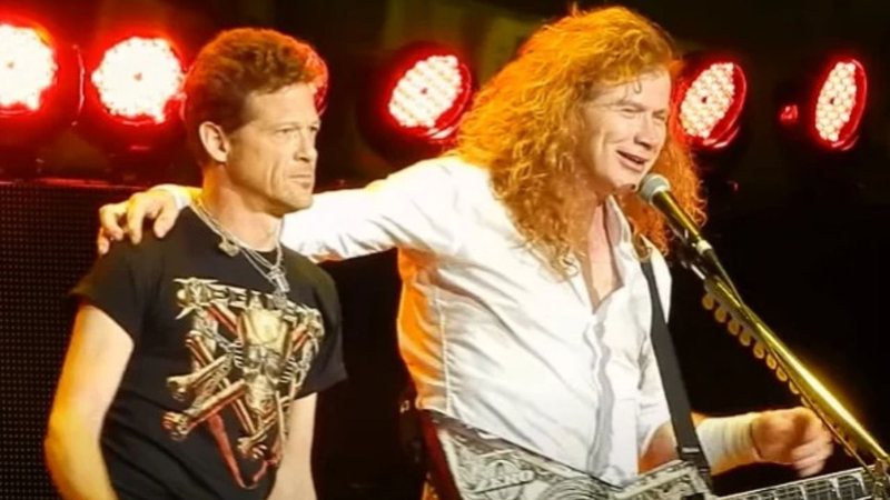 Jason Newsted e Dave Mustaine (Foto: reprodução/vídeo)