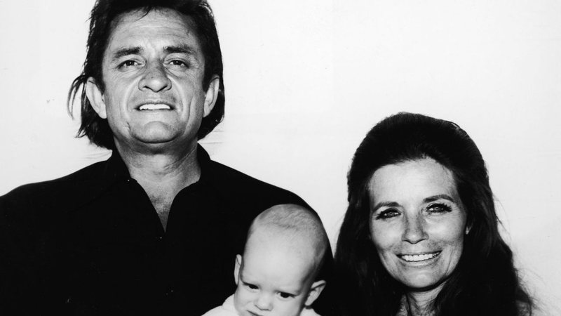 Johnny e June Cash com o filho, John Carter Cash (Foto: Paramount Pictures / Getty Images)