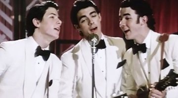 Jonas Brothers no clipe de "Lovebug' (Foto: Reprodução/Youtube)