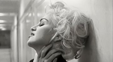 None - Madonna em clipe de "Justify My Love" (Foto: Reprodução)