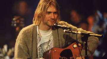 Kurt Cobain à frente do Nirvana em cena do MTV Unplugged (Foto: Divulgação / MTV)