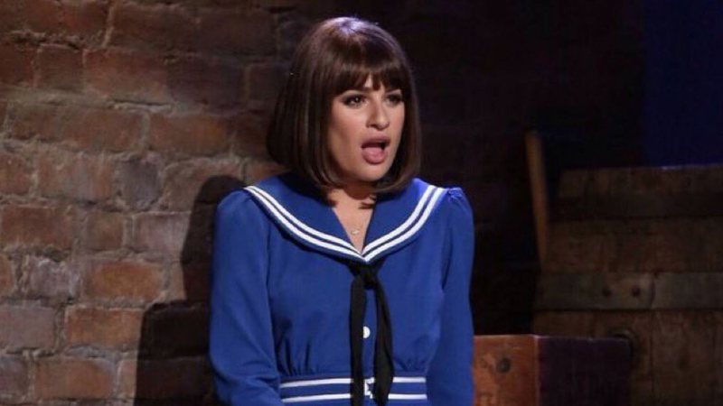 Lea Michele interpretando Fanny Brice em Glee (Foto: Reprodução / FX)