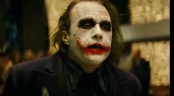 Heath Ledger é a grande estrela da continuação de Batman Begins como Coringa - Reprodução/Still