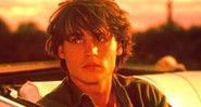 Em Um Sonho Americano (1993), Depp interpreta um jovem que vai ao estado do Arizona para o casamento de seu tio, mas acaba se envolvendo com uma mulher