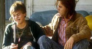 No mesmo ano, Depp e Leonardo DiCaprio fazem juntos o drama Gilbert Grape: Aprendiz de Sonhador. Na história, Grape (Depp) tem que cuidar de seu irmão deficiente, Arnie (DiCaprio), e de sua mãe