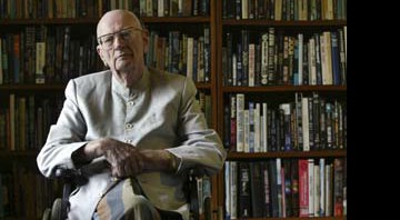 Arthur C. Clarke, que morreu nesta terça, aos 90 anos - AP