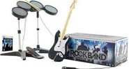 No Rock Band, o jogador também pode cantar e tocar bateria; no Guitar Hero, só guitarra