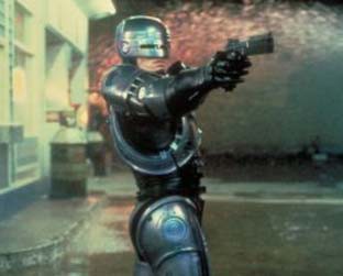O policial andróide Robocop: na mira dos remakes de Hollywood - Reprodução