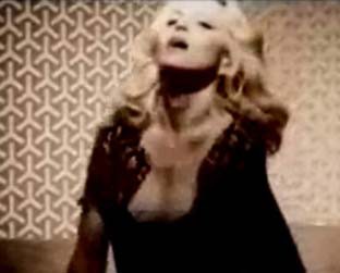 Madonna aproveitou ensaio de moda para gravar o vídeo de "Give It 2 Me" - Reprodução