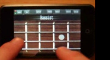 O baixo integrado no Band. Aplicativo permite criar músicas com toques na tela do celular - Reprodução