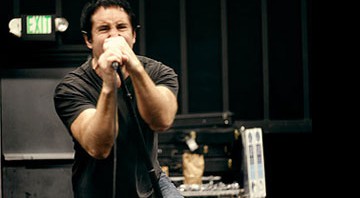Trent Reznor, em ensaio para a nova turnê: NIN vêm pela segunda vez ao Brasil em outubro - Reprodução/MySpace