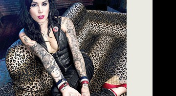 Legenda: Kat Von D: A tatuadota é pop: "queria ser como Salma Hayek"