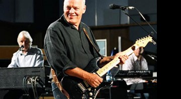 David Gilmour e sua "Black Strat". Réplica da guitarra chega às lojas por US$ 4000 - Reprodução