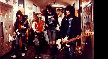 Os Ramones, em cena do filme Rock n' Roll High School: elenco do remake ainda não foi selecionado - Reprodução