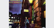 1972 - Ziggy Stardust: Bowie faz história ao lançar o álbum conceitual sob a persona de Ziggy, um alienígena andrógino.