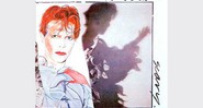 1980 - Scary Monster: Bowie retorna às raízes mais rock, usando menos os sintetizadores que fizeram parte de alguns álbuns anteriores.