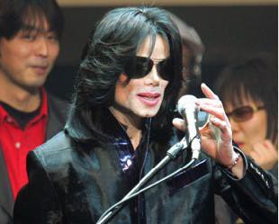 O cantor Michael Jackson musicou poemas de Robert Burns com produtor David Guest - AP