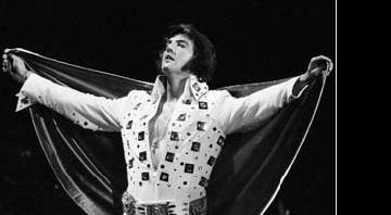 Documento com impressões de Elvis Presley vai a leilão em Londres; documento pode ser único no mundo - George Kalinsky