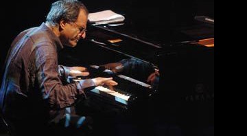 O pianista italiano Enrico Pieranunzi comandou show calcado no bebop - Ivan Storti