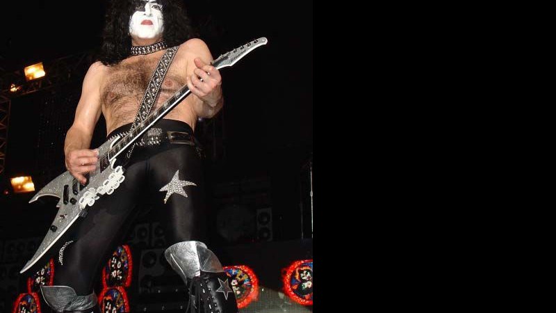 Paul Stanley diz que Kiss ainda pode fazer um álbum de inéditas